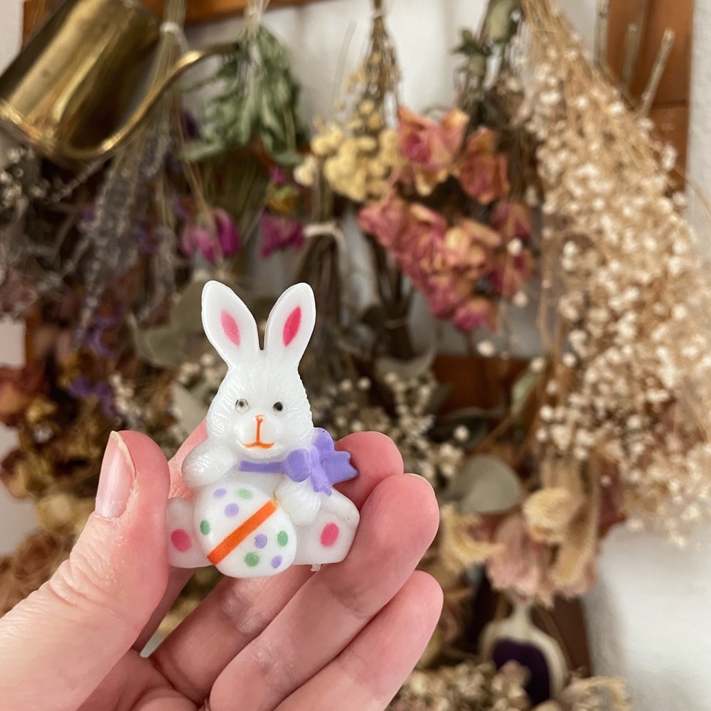 Vintage Plastic Easter Bunny Brooch